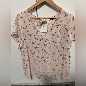 Women’s Torrid shirt size 1x. No stains or holes.